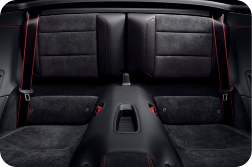Porsche 911 Carrera - Back Seat